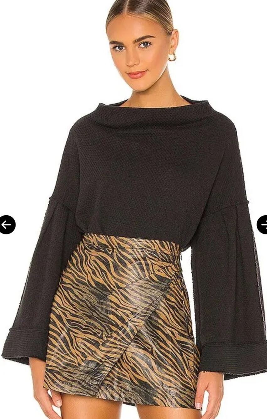 Free People L Oversized Bunny Tea Pullover in Black Editorialist